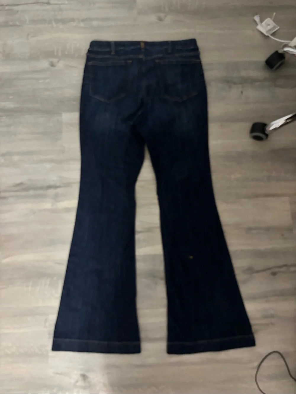 ARIAT Flare Jeans - Size: 34L - Picture 2 of 6